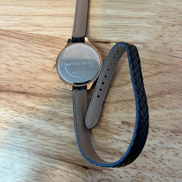 Michael Kors MK-2322 Rose Gold Dial Watch with Black Leather Double Wrap Strap - Picture 4 of 11